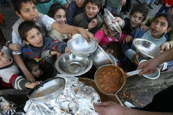 Убийство голодных, ожидавших еды