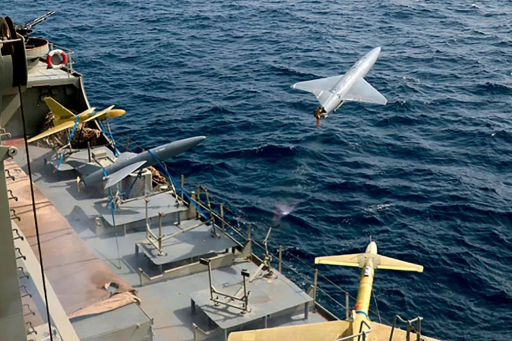 中俄海军舰艇抵达伊朗