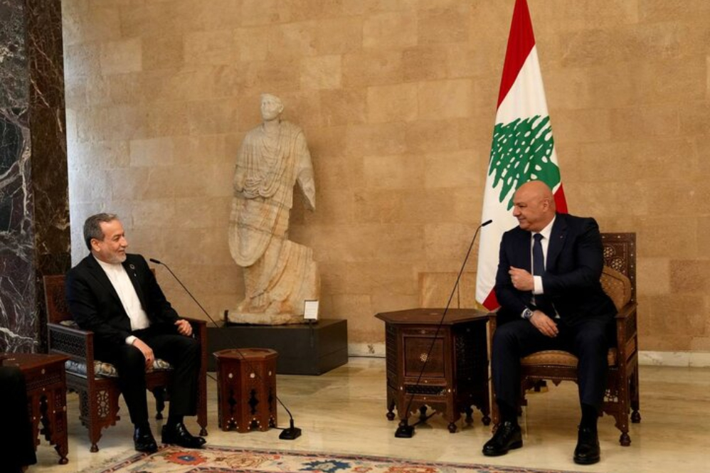 Аракчи встретился с президентом Ливана