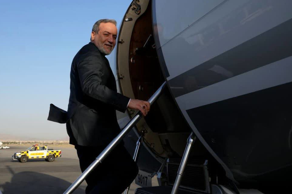 阿拉格奇前往奥斯陆参加世界论坛