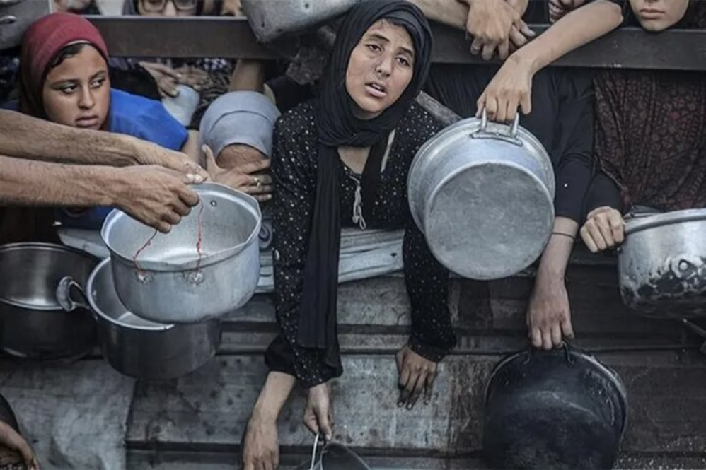 21 палестинский ребенок погиб из-за голода; 100 международных организаций предупреждают