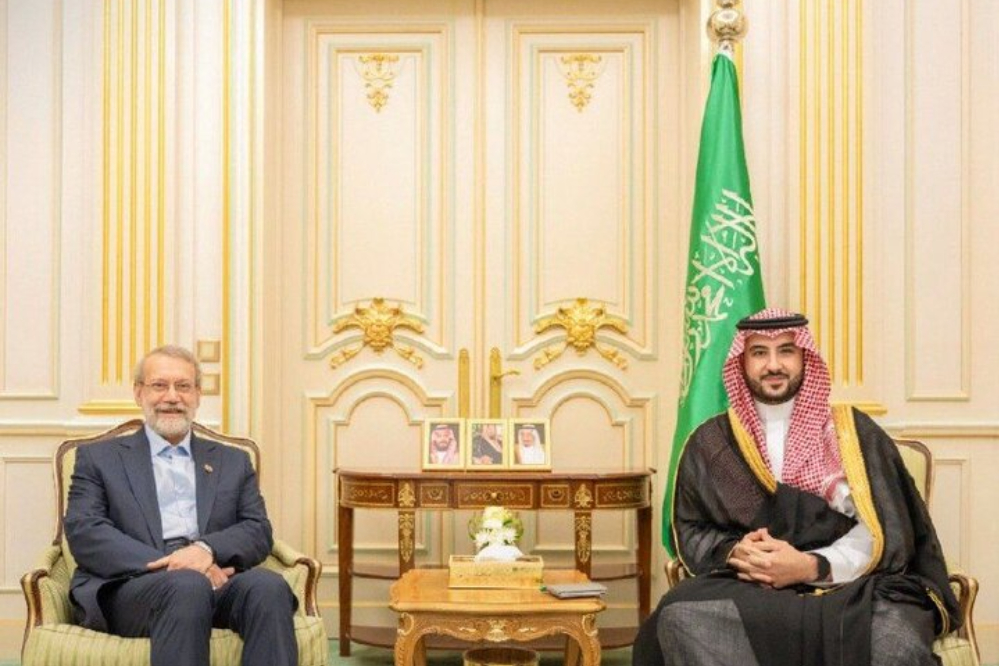 לריג'אני נפגש עם שר ההגנה הסעודי