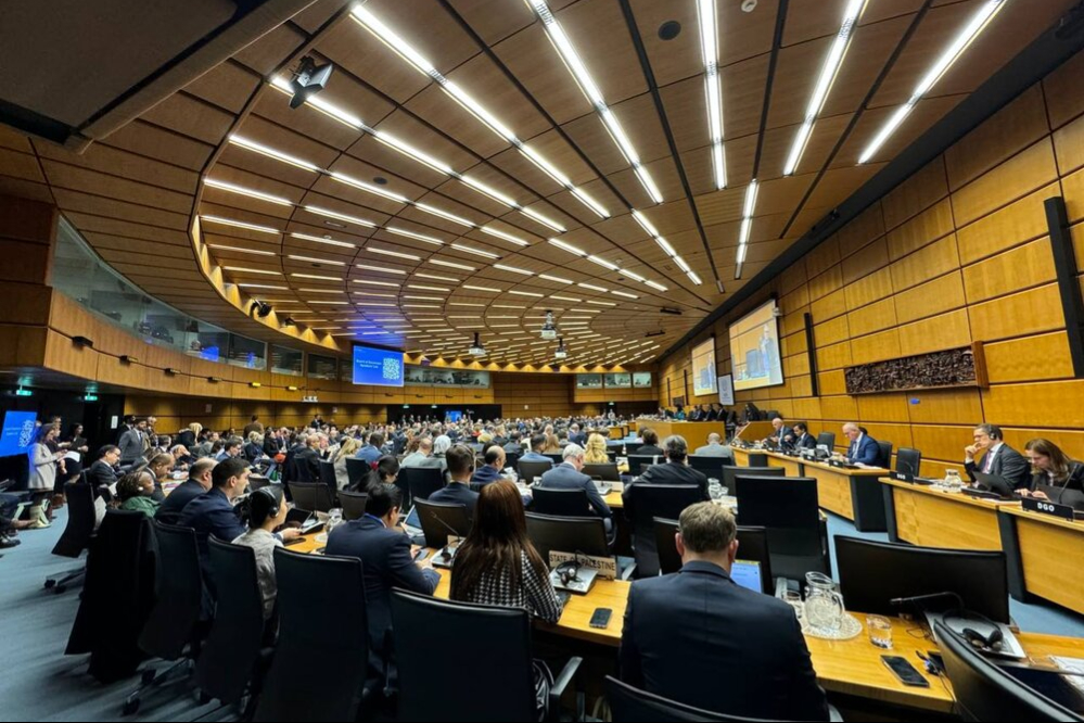 理事会批准反伊朗决议