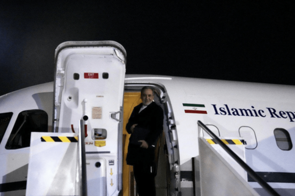 阿拉格奇启程前往日内瓦