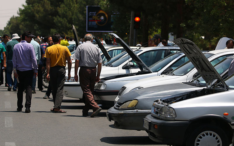 کاهش روزانه قیمت خودرو در بازار/روند نزولی قیمت