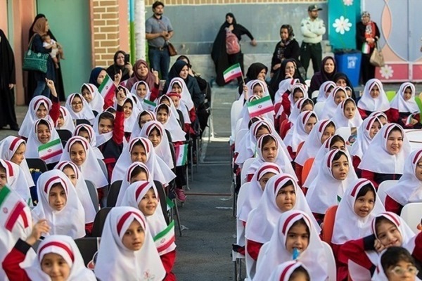 تحصیل بیش از 14 میلیون دانش آموز از اول مهر/حذف بخاری‌ نفتی و مدارس خشتی