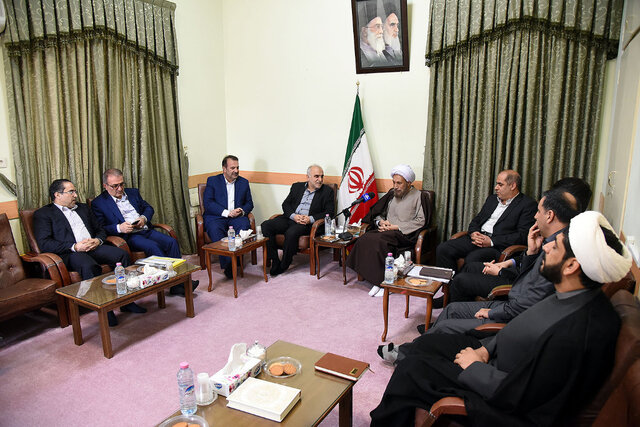 رشد 10 درصدی صادرات غیرنفتی/ روند کاهشی قیمت‌ها را نوید می‌دهم