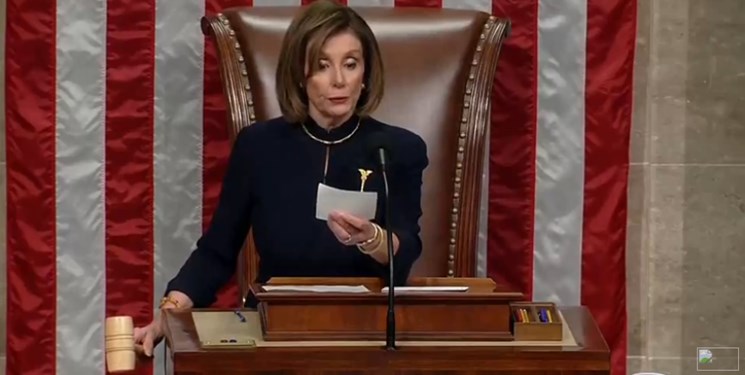 ترامپ قیافه «آدام شیف» را مسخره کرد