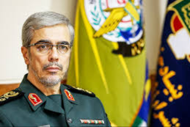 وزیر دفاع روسیه با سرلشکر باقری گفت‌وگو کرد