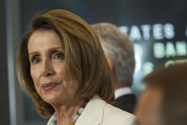 پلوسی: بندهای استیضاح ترامپ را هفته آینده تحویل سنا می‌دهم