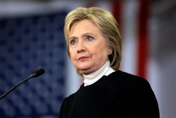 کلینتون: آمریکا نمی‌تواند 4 سال دیگر با ترامپ ادامه دهد