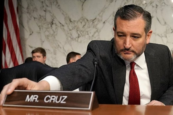 همه بخشهای مالی ایران را باید تحریم کنیم