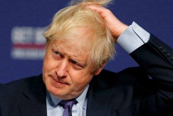 جانسون جلسه اضطراری دولت انگلیس با موضوع شیوع کرونا را به تعویق انداخت