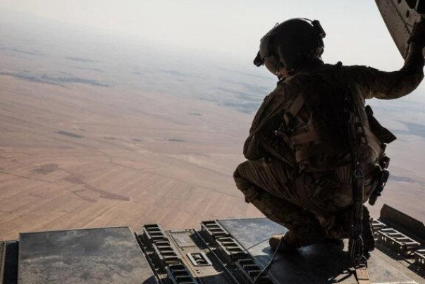 عملیات هلی‌برن ائتلاف آمریکا در حومه دیرالزور سوریه