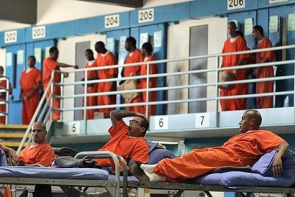 افزایش تعداد مبتلایان به کرونا در زندان‌های کالیفرنیا