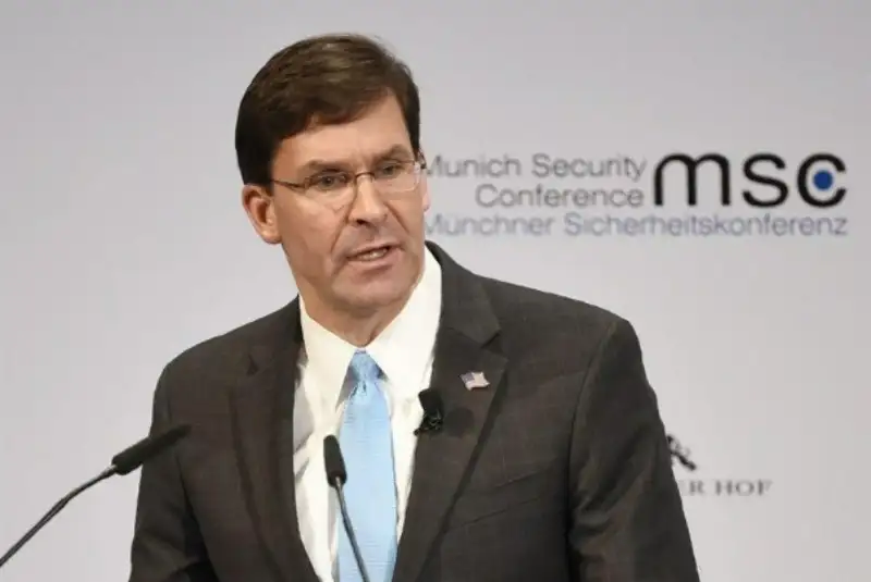 وزیر دفاع آمریکا: چین عملکردی گمراه کننده درباره شیوع کرونا داشته است