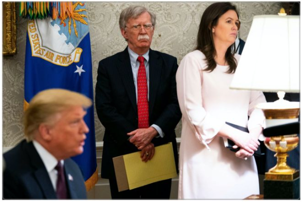 آیا جنجال کتاب بولتون برای انحراف افکار عمومی از سوء مدیریت کرونا و قتل فلوید است؟