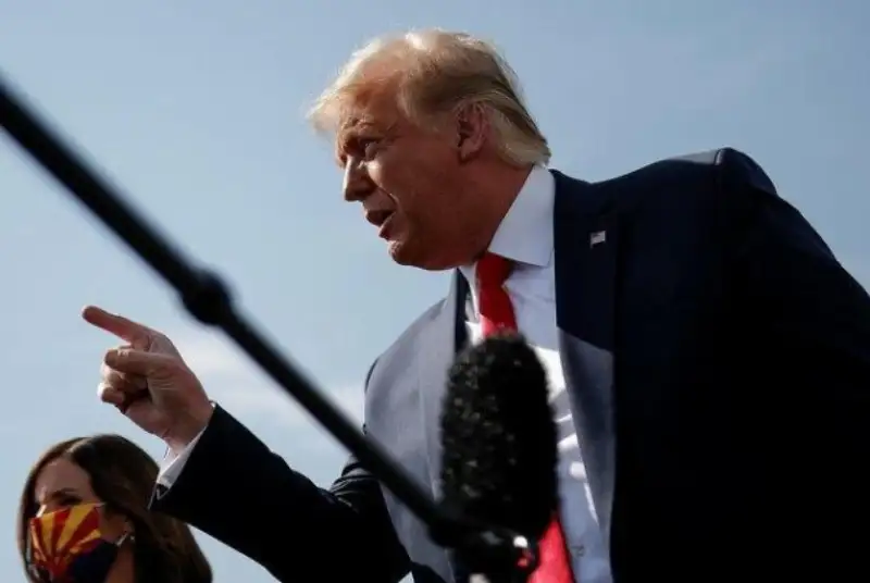 تلاش ترامپ برای فرار از اتهام ارتباط با روسیه