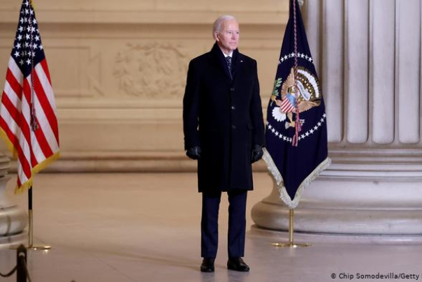 لغو ممنوعیت سفر مسلمانان به آمریکا؛ اعتماد‌سازی یا نمایش تبلیغاتی؟