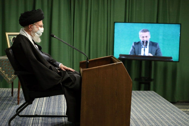 دستگاه‌های تبلیغاتی غرب و برخی غربزده‌های داخلی تلاش دارند تا نقش محوری مادر در خانواده کمرنگ و یا حذف شود