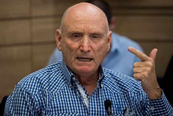 הגנת הבסיסים מתפוררת, הפיקוד מגלגל אחריות