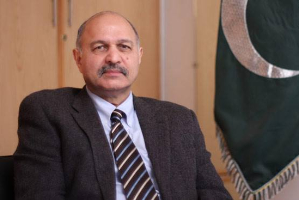 سناتور ارشد پاکستان: قرارداد ایران و چین برای کل منطقه مفید است