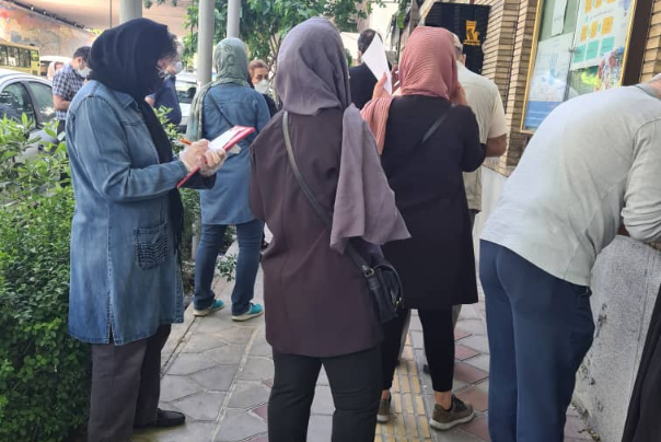 ثبت نام واکسن کرونا کذب است؛ صف نکشید!