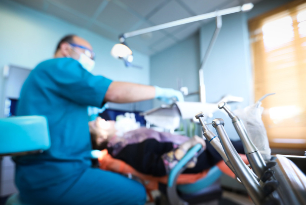 دندان لق سلامت؛ نگاهی به وضعیت بهداشت دهان و دندان در ایران