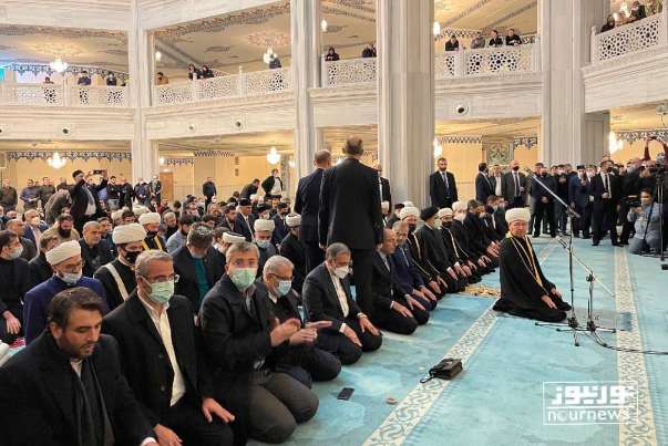 Раиси совершил  намаз за шейхом Равилимом