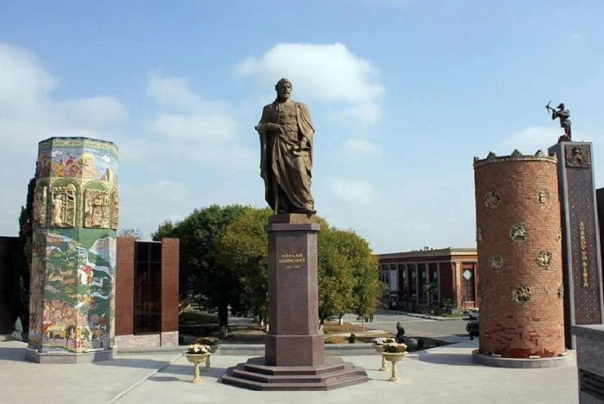 نخستین جایزه حکیم نظامی نوزدهم اسفند برگزار می‌شود