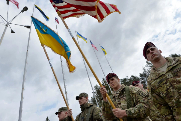 Опасный азарт Запада в Украине