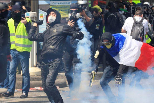 تظاهرات روز کارگر در پاریس به خشونت کشیده شد