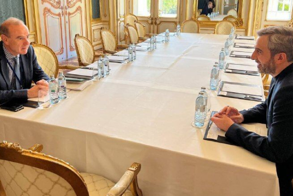 علی باقری و انریکه مورا دیدار کردند