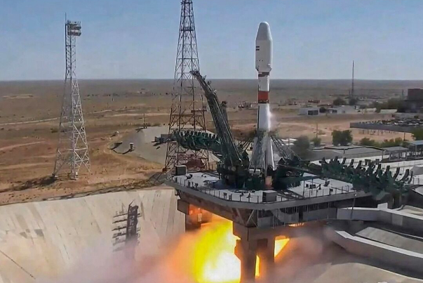 1-й набор снимков, сделанных спутником «Хайям», передан Президенту