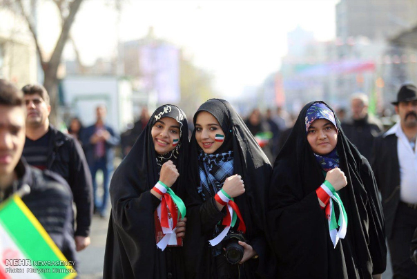 آیا انبوه جوانان و نوجوانان حاضر در راهپیمایی 22 بهمن مخاطب فضای مجازی نبودند؟!