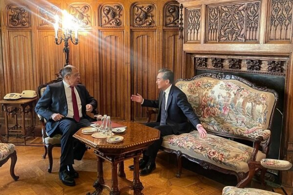 وانگ یی: متعهد به جهانی چند قطبی هستیم/ لاوروف از توافقات جدید پکن- مسکو خبر داد