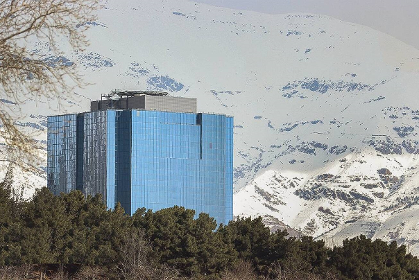 رشد 4.7 درصدی اقتصاد ایران در نیمه نخست 1402