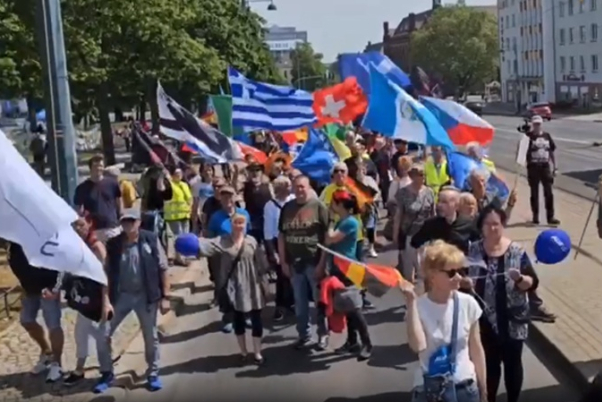 Проведение антивоенной демонстрации в германском городе Франкфурт