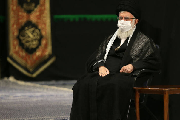 دانشجویان در محضر رهبر انقلاب عزاداری می‌کنند