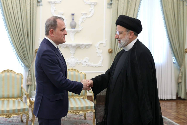 Раиси: Повышение уровня взаимодействия с Азербайджаном является одной из осей внешней политики Ирана