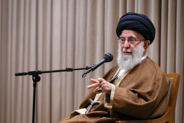 رهبر انقلاب: جوان‌های ما در بخش نظامی معجزه می‌کنند