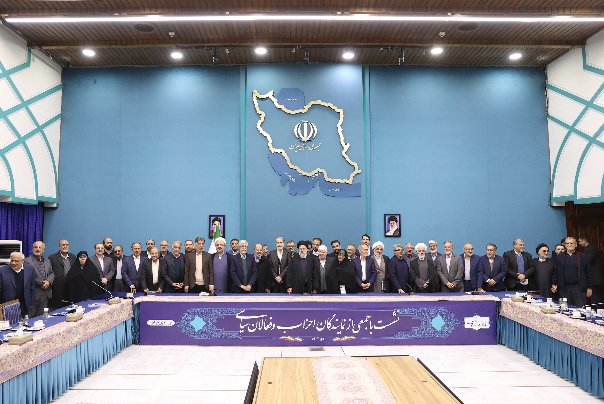 ابطحی: رئیسی زیر آب عدم احراز صلاحیت را زد