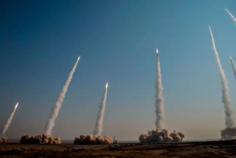 فیلم اصابت موشکها به مقر جاسوسی موساد