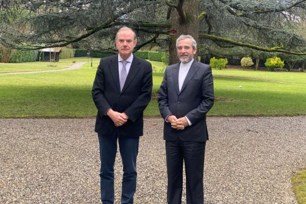 دیدار و رایزنی باقری با انریکه مورا