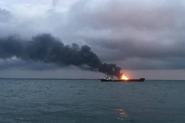 ارتش یمن یک کشتی نیروی دریایی آمریکا را هدف قرار داد