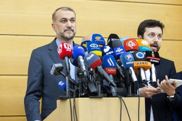 伊朗外长：美伊近几周“互相传话”