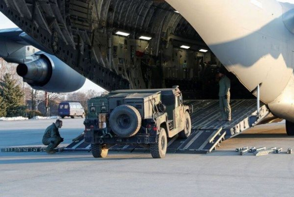 نه بمب می‌خواهیم نه غذا!