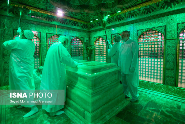 گزارش تصویری / غبارروبی حرم مطهر امام رضا (ع)