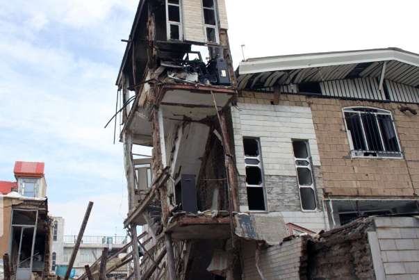 انفجار در یک منزل مسکونی واقع در بروجرد +فیلم