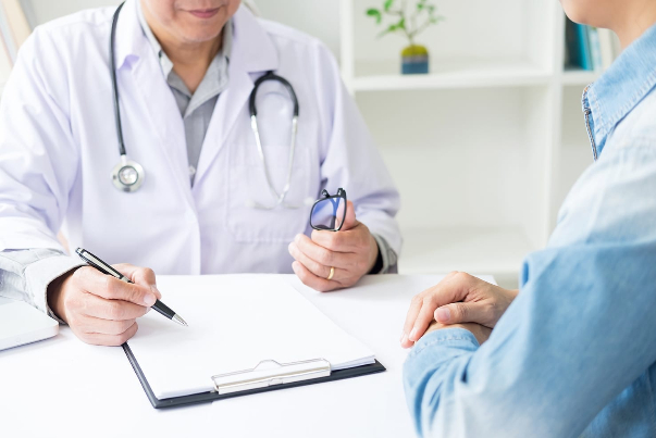 وزارت بهداشت: تعرفه‌های اعلام شده پزشکان عمومی قانونی و مورد تأیید نیست